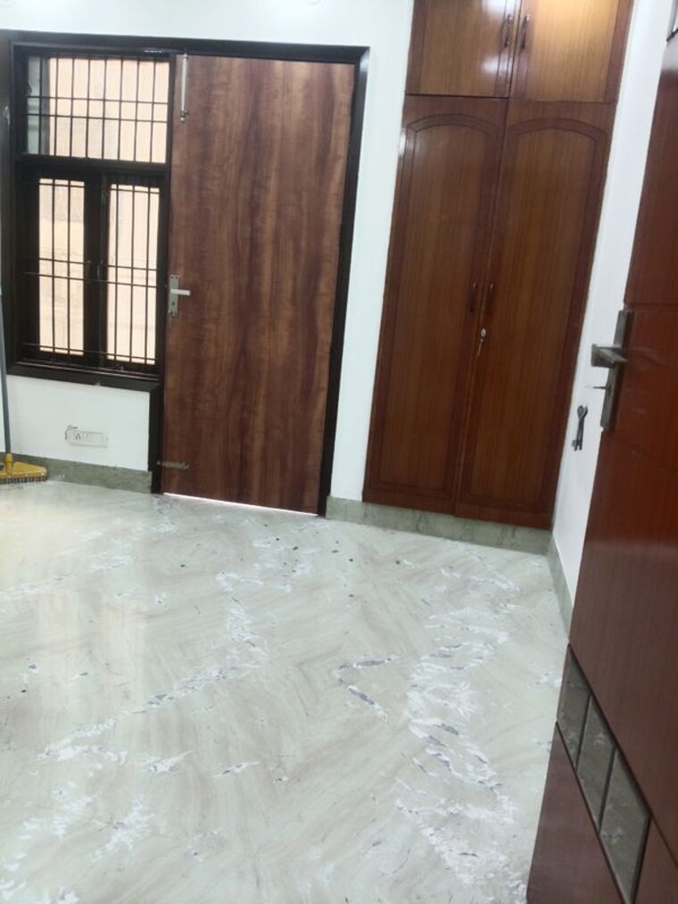 Room, west gorakh park 3 Bedroom 100 Sq.Ft. Builder Floor In West Gorakh Park Delhi 10579767