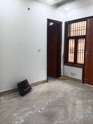 Room in 3 BHK Builder Floor at West Gorakh Park – for Sale