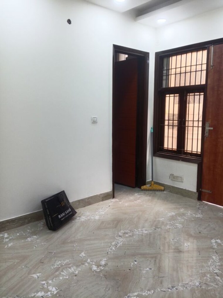 Room, west gorakh park 3 Bedroom 100 Sq.Ft. Builder Floor In West Gorakh Park Delhi 10579767