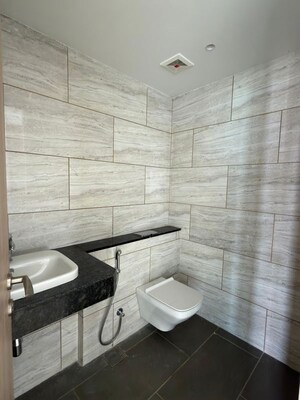Bathroom in 4 BHK Apartment at Rustomjee Crown, Prabhadevi – for Rent