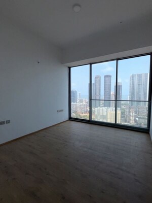 Room in 4 BHK Apartment at Rustomjee Crown, Prabhadevi – for Rent