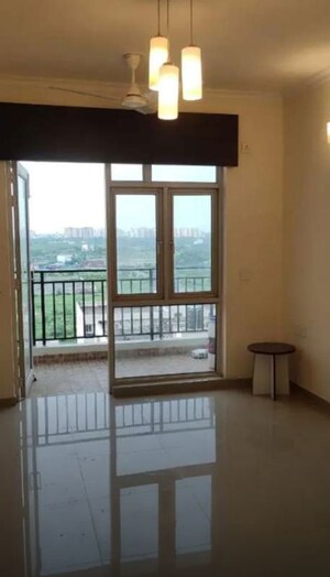 Room in 2 BHK Apartment at Gomti Nagar – for Rent