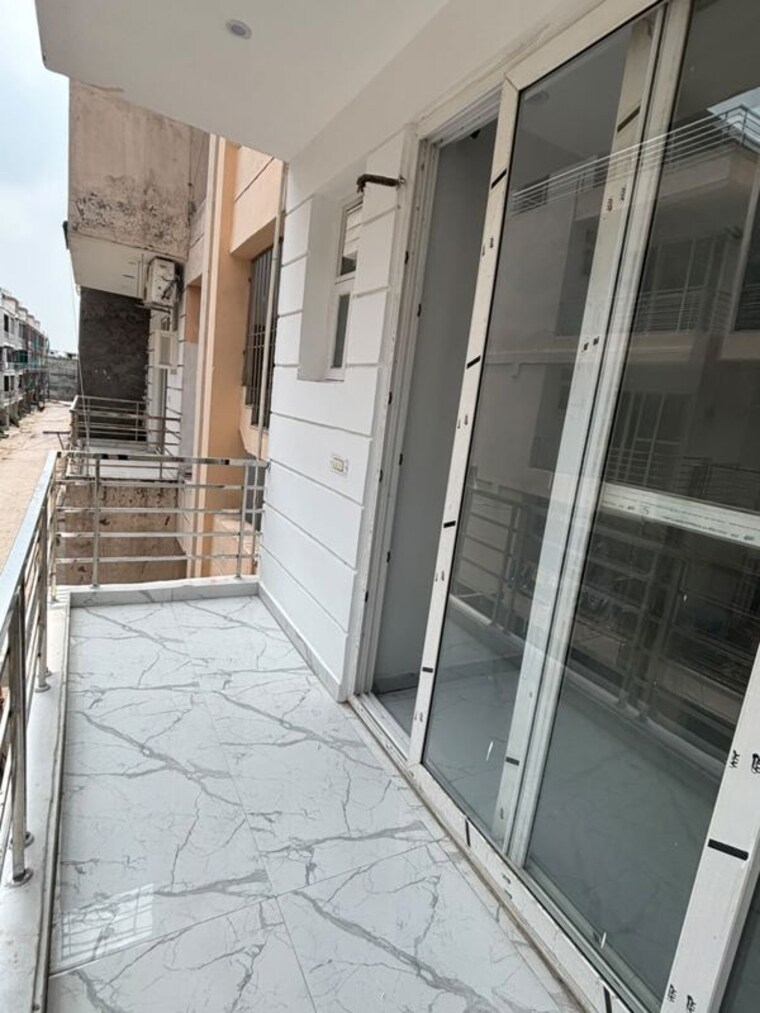 Balcony, motia-blue-ridge 3 Bedroom 1100 Sq.Ft. Builder Floor In Dhakoli Zirakpur 10579770