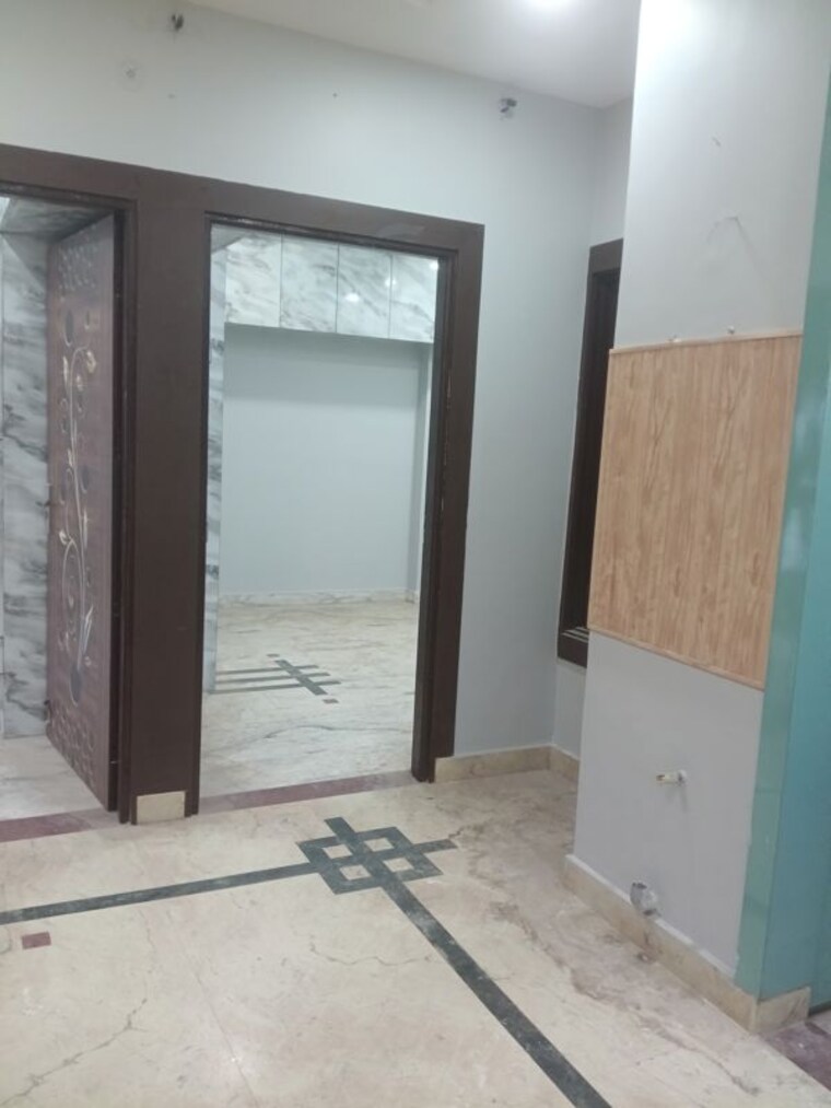 Room, balbir nagar 3 Bedroom 100 Sq.Ft. Builder Floor In Balbir Nagar Delhi 10579773
