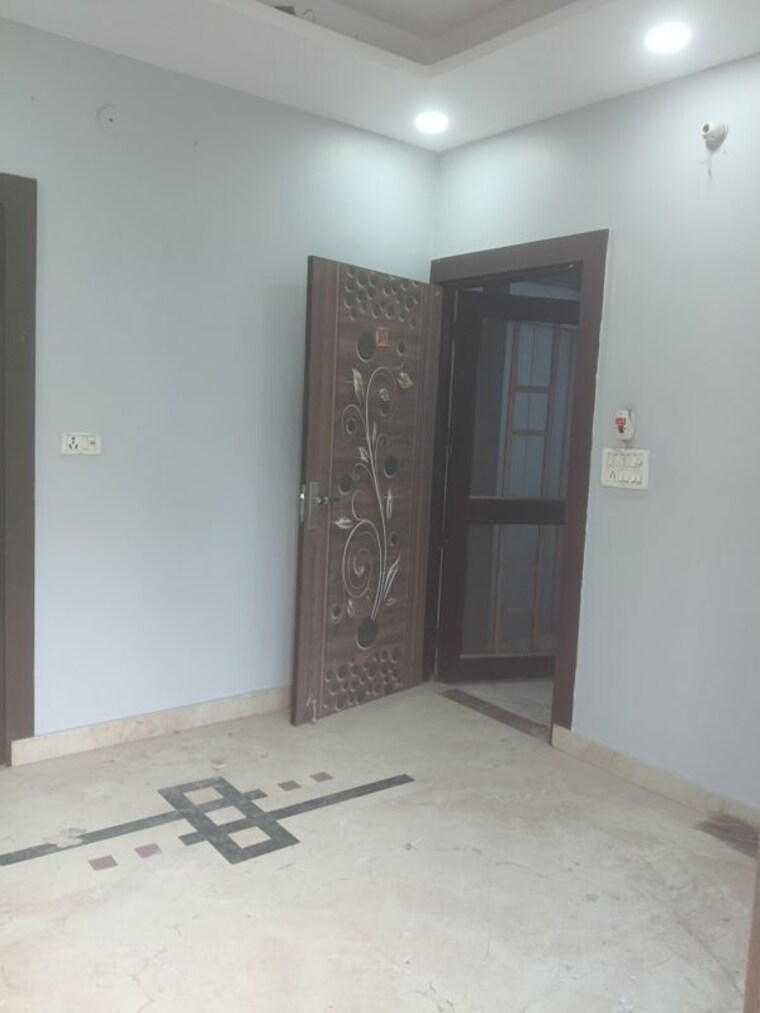 Room, balbir nagar 3 Bedroom 100 Sq.Ft. Builder Floor In Balbir Nagar Delhi 10579773