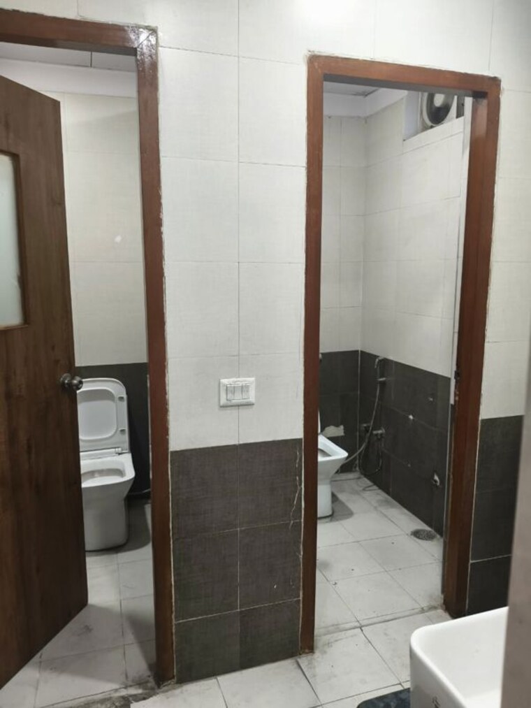 Kitchen, sector 63 Commercial Office Space 600 Sq.Ft. In Sector 63 Noida 10579778