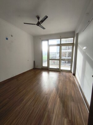 Room in 2 BHK Apartment at Vip Road – for Rent
