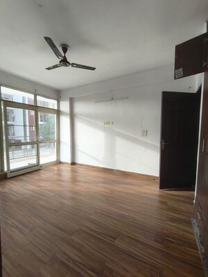 2 BHK Apartment For Rent in Vip Road