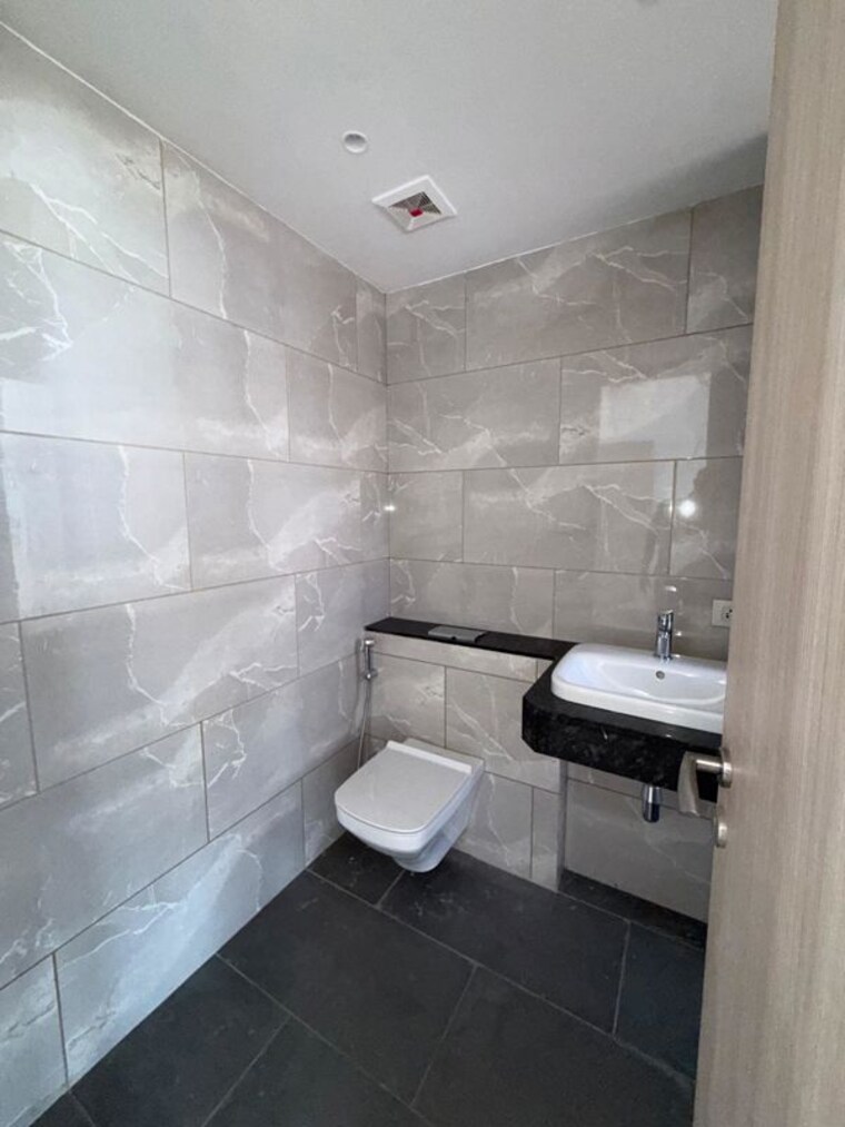 Bathroom, shri-nakoda-ratan-address 3 Bedroom 999 Sq.Ft. Apartment In Prabhadevi Mumbai 10579785