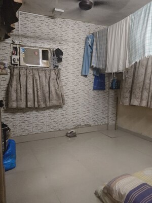 Room in 1 BHK Apartment at Vile Parle West – for Rent