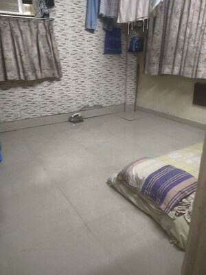 Room in 1 BHK Apartment at Vile Parle West – for Rent