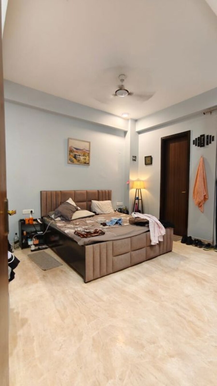 Bedroom, sushant lok i 3 Bedroom 300 Sq.Yd. Builder Floor In Sushant Lok I Gurgaon 10579824