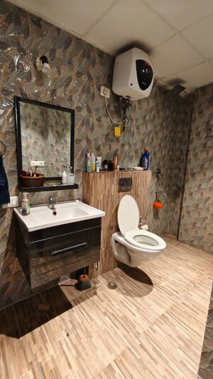 Team Area in 3 BHK Builder Floor at Sushant Lok I – for Rent