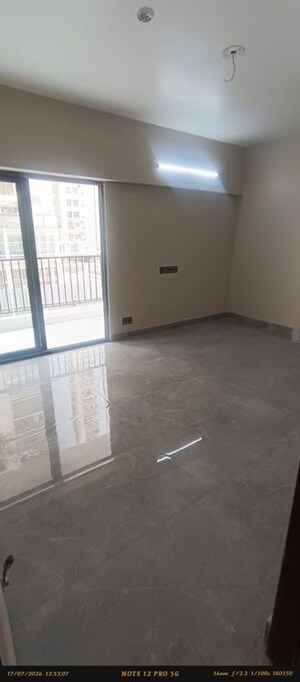 Room in 3 BHK Apartment at Panchsheel Greens II, Sector 16 Greater Noida – for Sale