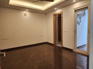 Room in 3 BHK Builder Floor at Safdarjung Enclave – for Sale