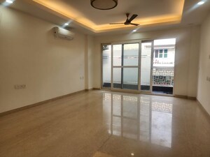 Room in 3 BHK Builder Floor at Safdarjung Enclave – for Sale