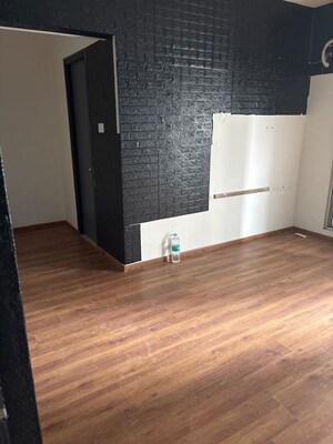 Room in 3 BHK Apartment at Ekta Tripolis, Goregaon West – for Rent