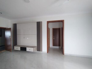 Room in 2 BHK Apartment at Candeur 40, Miyapur – for Rent