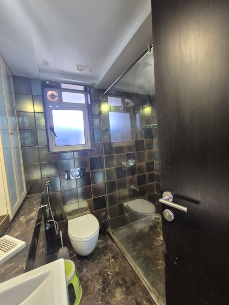 Bathroom, dream-queen 3 Bedroom 1200 Sq.Ft. Apartment In Santacruz West Mumbai 10579870