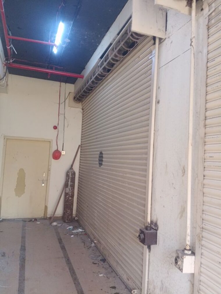 Bathroom, gandhi-nagar-chs Commercial Shop 429 Sq.Ft. In Worli Mumbai 10579871