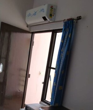 Building Lobby in 6 BHK Villa at Gomti Nagar – for Rent
