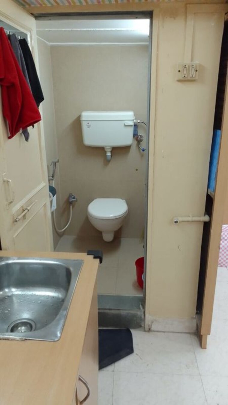 Bathroom, gala-altezza Commercial Office Space 700 Sq.Ft. In Sion East Mumbai 10579886