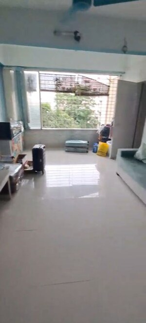 Room in 2.5 BHK Apartment at Worli – for Rent