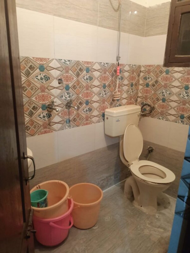 Bathroom, kharar 2 Bedroom 150 Sq.Yd. Builder Floor In Kharar Mohali 10579903