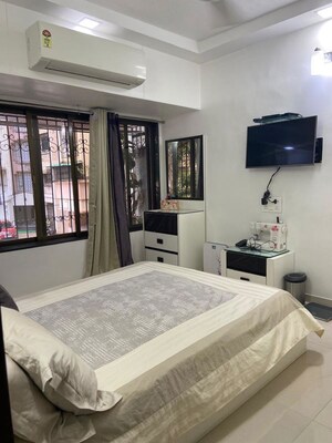 Bedroom in 3 BHK Apartment at Al Hira CHS, Andheri West – for Rent