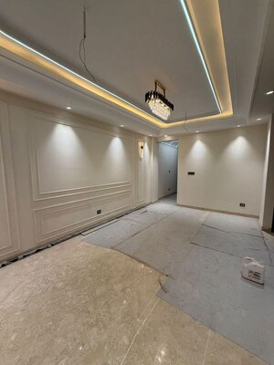 Room in 3 BHK Builder Floor at East Of Kailash – for Sale