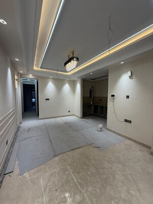 Room in 3 BHK Builder Floor at East Of Kailash – for Sale