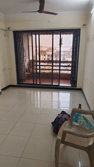 Room in 2 BHK Apartment at Mahavir Vaibhav, Kopar Khairane – for Rent