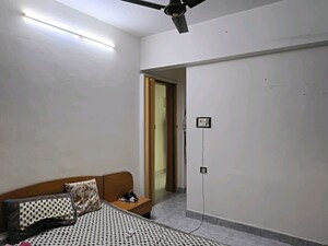Master Bedroom in 2 BHK Apartment at Sindhi Society, Chembur – for Rent