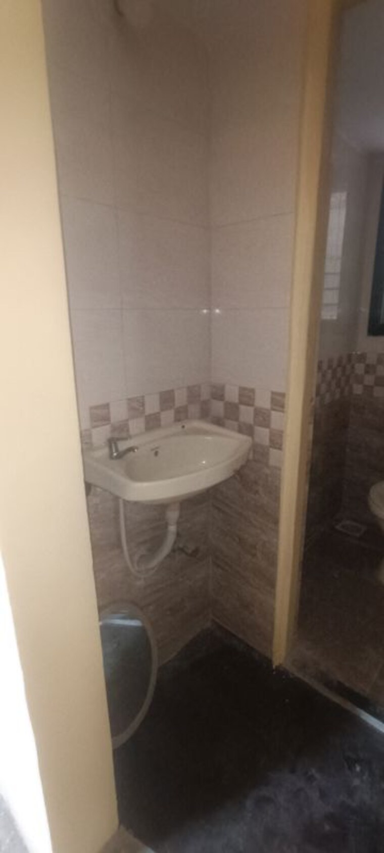 Bathroom, kopar khairane sector 2 2 Bedroom 998 Sq.Ft. Apartment In Kopar Khairane Sector 2 Navi Mumbai 10535535