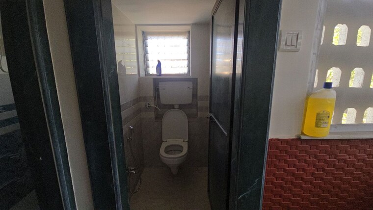 Bathroom, vashi sector 6 3 Bedroom 1360 Sq.Ft. Apartment In Vashi Sector 6 Navi Mumbai 10530860