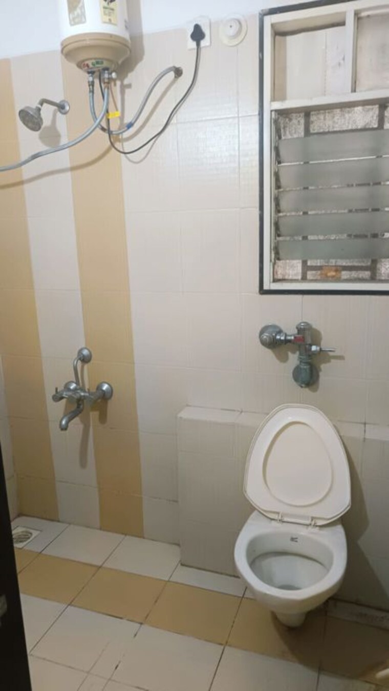 Bathroom, giridhar-oasis 3 Bedroom 1200 Sq.Ft. Apartment In Kharadi Pune 10579961