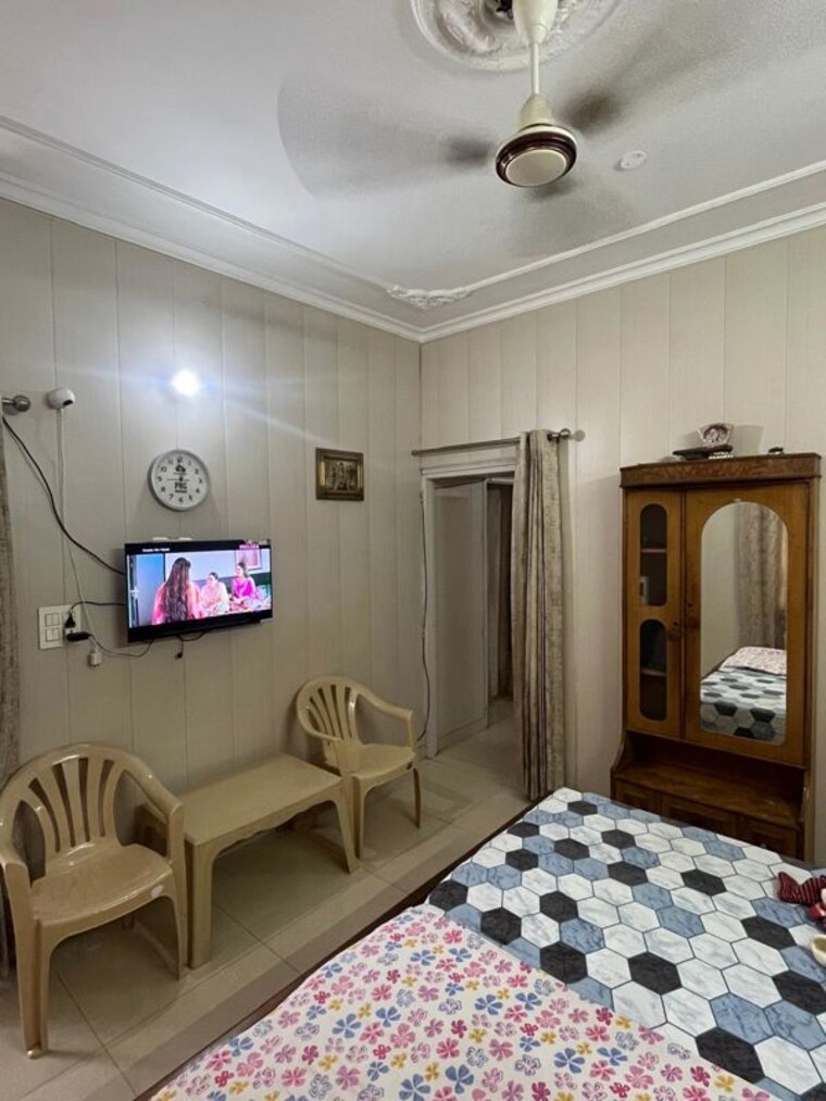 Bedroom, sector 21 5 Bedroom 500 Sq.Yd. Independent House In Sector 21 Chandigarh 10579972