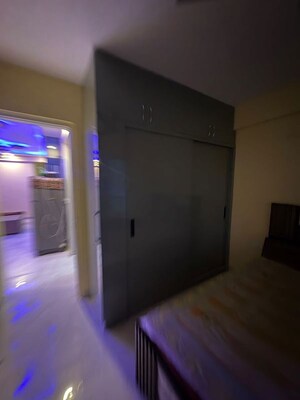 Room in 3 BHK Apartment at Signature Global City, Sector 37d – for Rent
