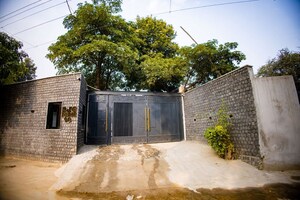 6 BHK Independent House – Exterior View View at Chattarpur - for Sale
