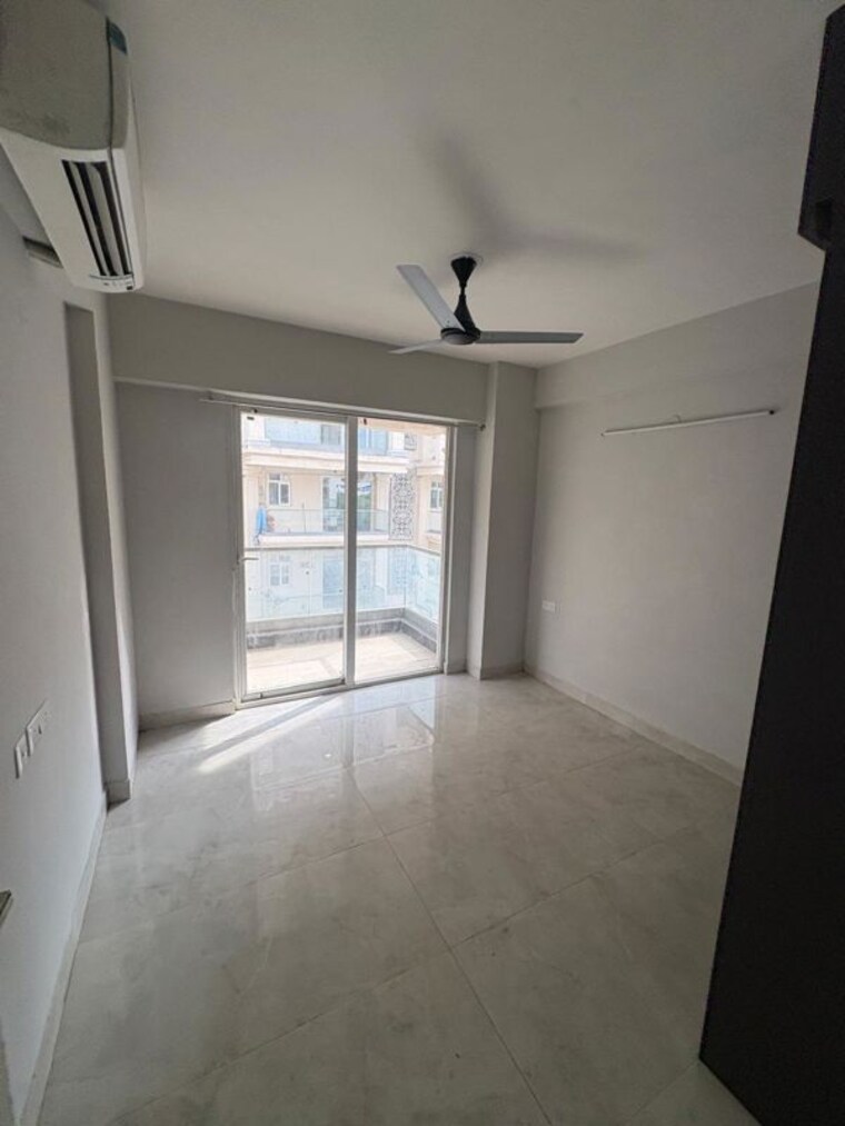 Room, signature-global-city 3 Bedroom 1250 Sq.Ft. Apartment In Sector 37d Gurgaon 10580004