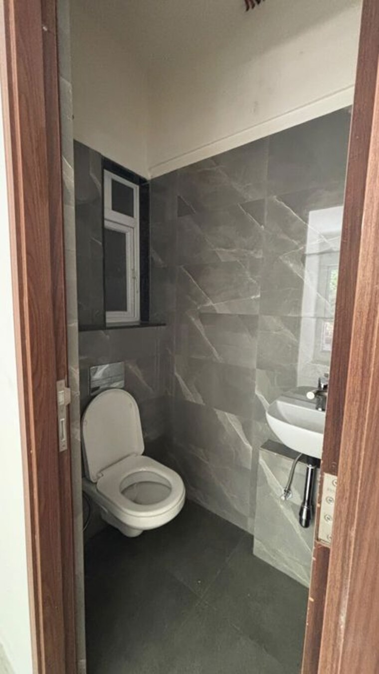 Bathroom, nahur west Commercial Office Space 225 Sq.Ft. In Nahur West Mumbai 10580057