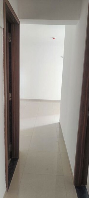 Room in 2 BHK Apartment at Kohinoor Sportsville, Hinjewadi – for Rent