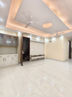 Room in 2 BHK Builder Floor at Patel Nagar – for Rent