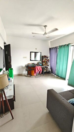 Team Area in 1 BHK Apartment at Conwood Astoria, Goregaon East – for Sale