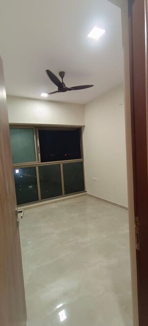 Room in 2 BHK Apartment at Sheth Auris Bliss, Malad West – for Rent