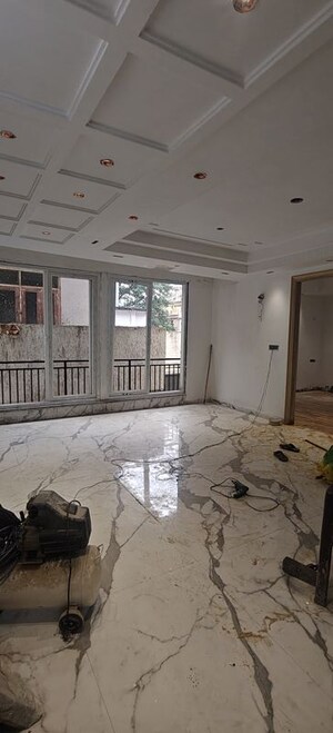 Room in 3 BHK Builder Floor at Rajpur – for Sale