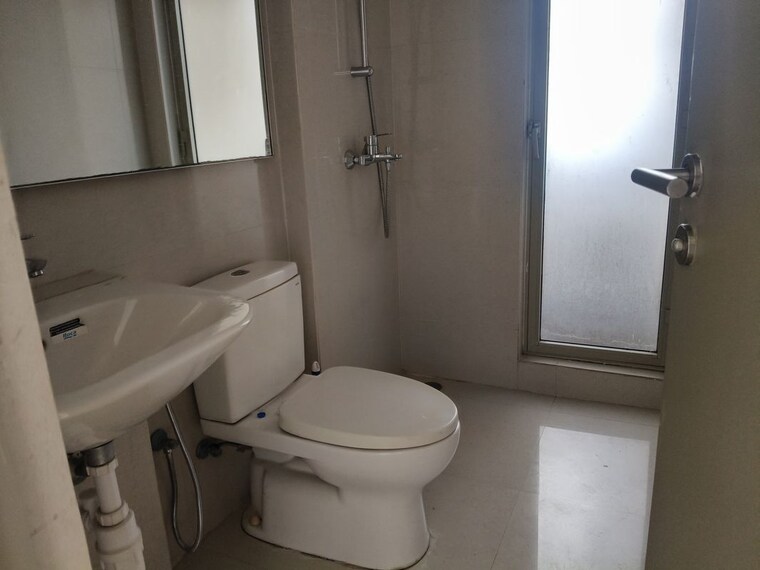 Bathroom, hiranandani-the-walk 1 Bedroom 450 Sq.Ft. Apartment In Ghodbunder Road Thane 10580166