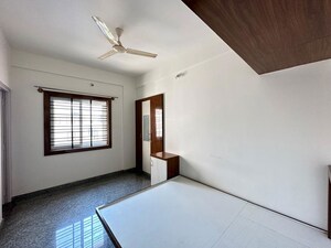 Room in 2 BHK Builder Floor at Hsr Layout – for Rent