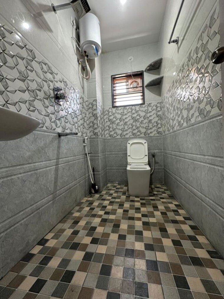 Bathroom, hsr layout 2 Bedroom 1200 Sq.Ft. Builder Floor In Hsr Layout Bangalore 10580169