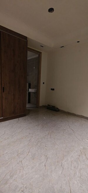 Room in 2 BHK Builder Floor at Mehrauli – for Sale